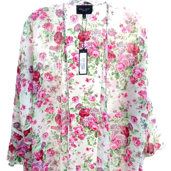 Romeo & Juliet Couture Fringe Kimono - Picture 3 of 7